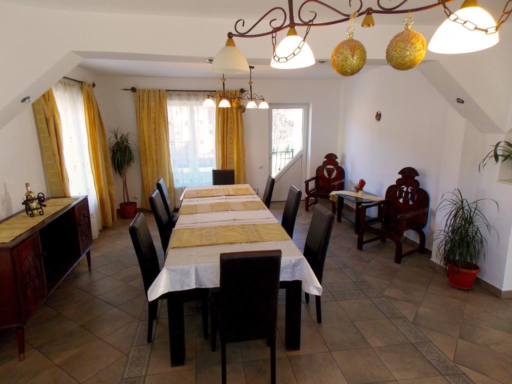 Casa Olteanu Pension Moieciu de Jos Exteriör bild